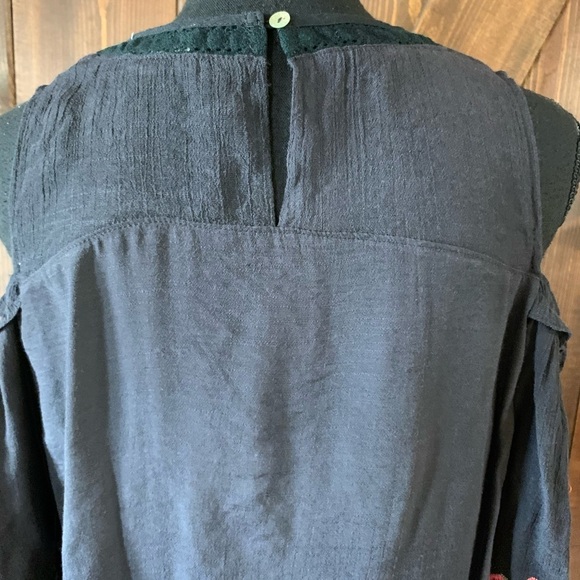 Umgee Boho Cold Shoulder ToonEmbroidery Floral - Picture 4 of 11